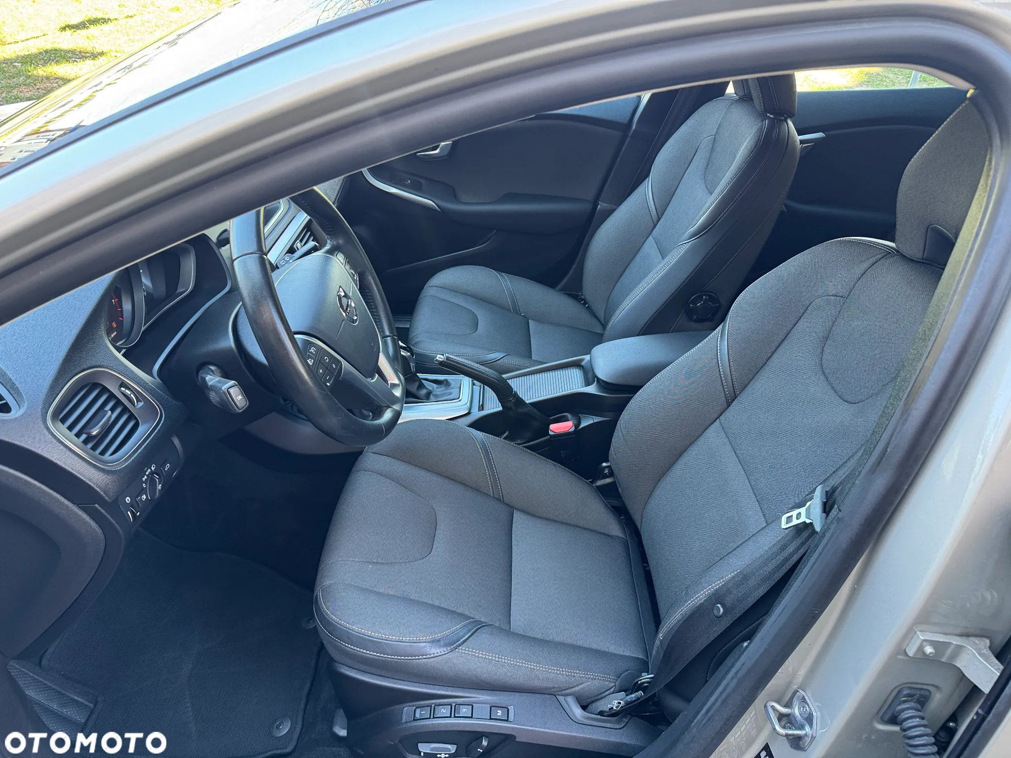 Volvo V40 Cross Country T3 Drive-E Momentum - 11