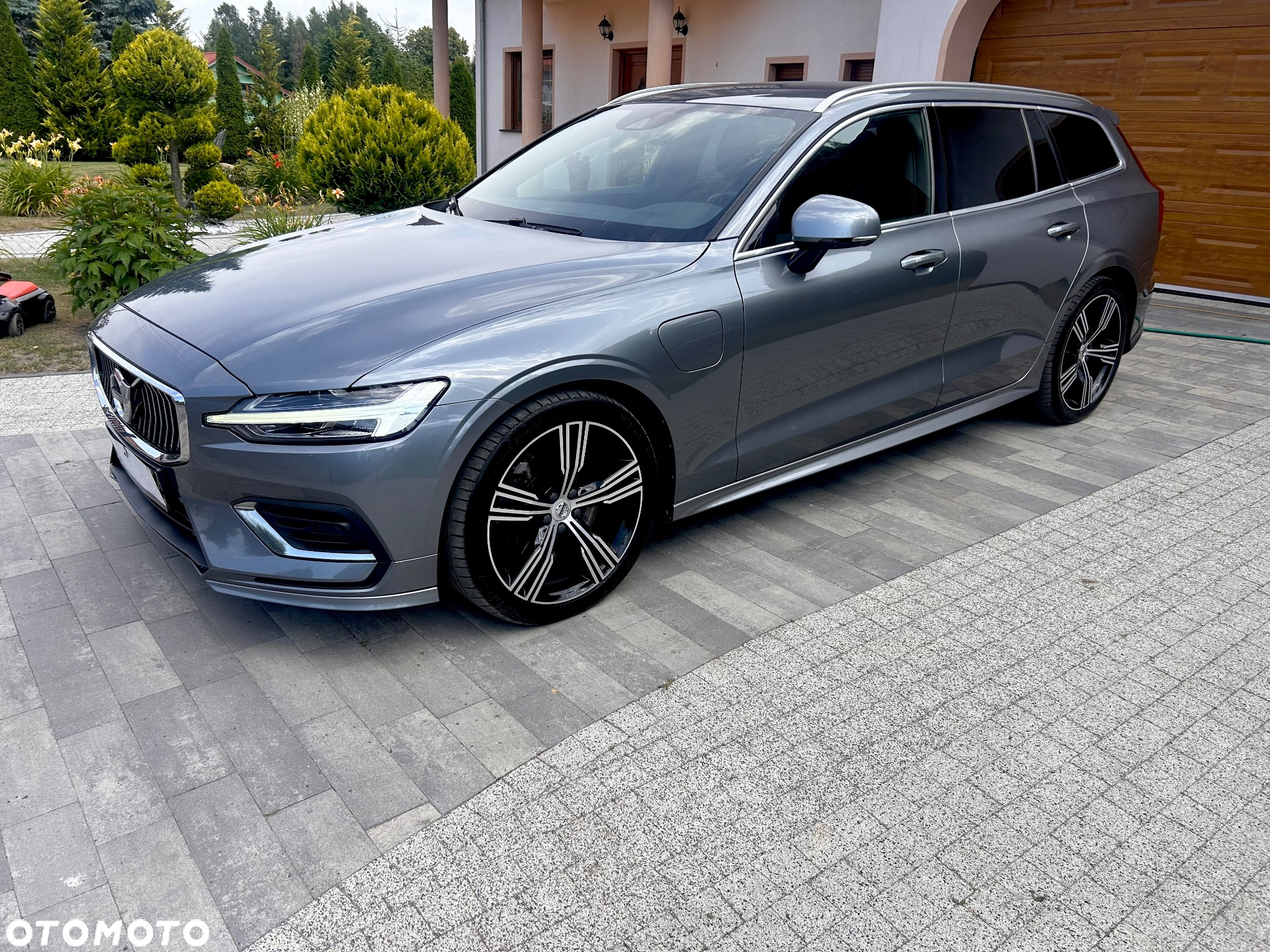Volvo V60 T6 AWD Plug-In Hybrid Essential - 3