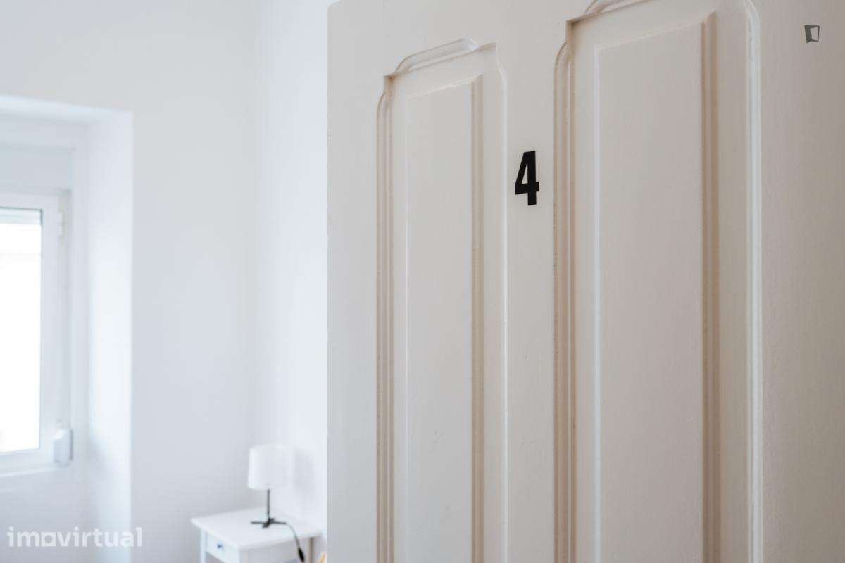 Quarto - localizado em Penha de França Lisbon - Grande imagem: 3/40