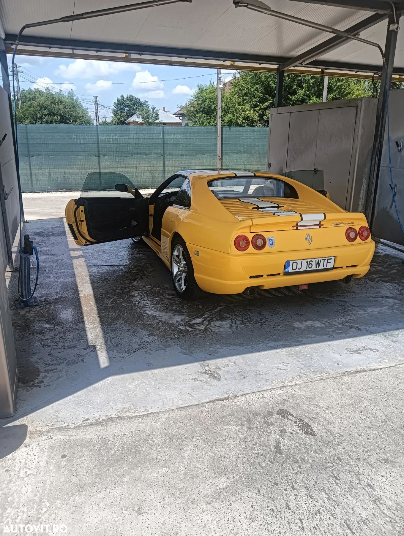 Ferrari F355 - 5