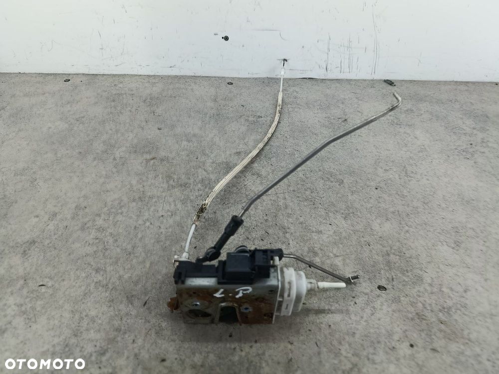 ZAMEK DRZWI LEWY PRZÓD AUDI A4 B5 8D1837015F - 1