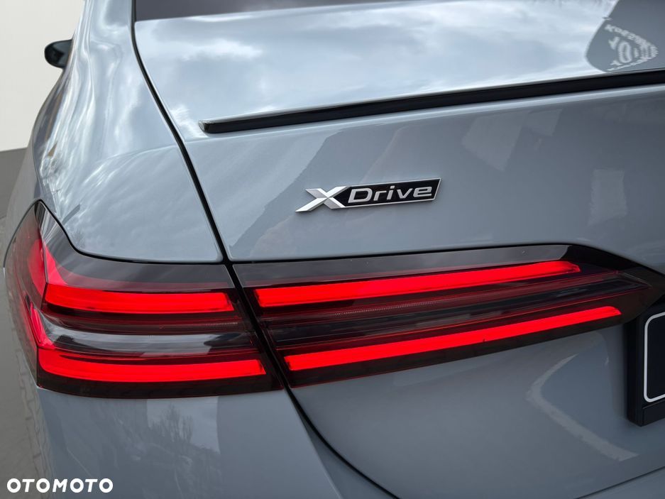 BMW Seria 5 520d xDrive mHEV M Sport - 33