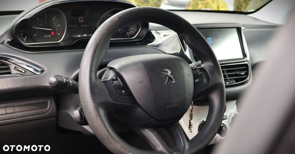Peugeot 208 - 11