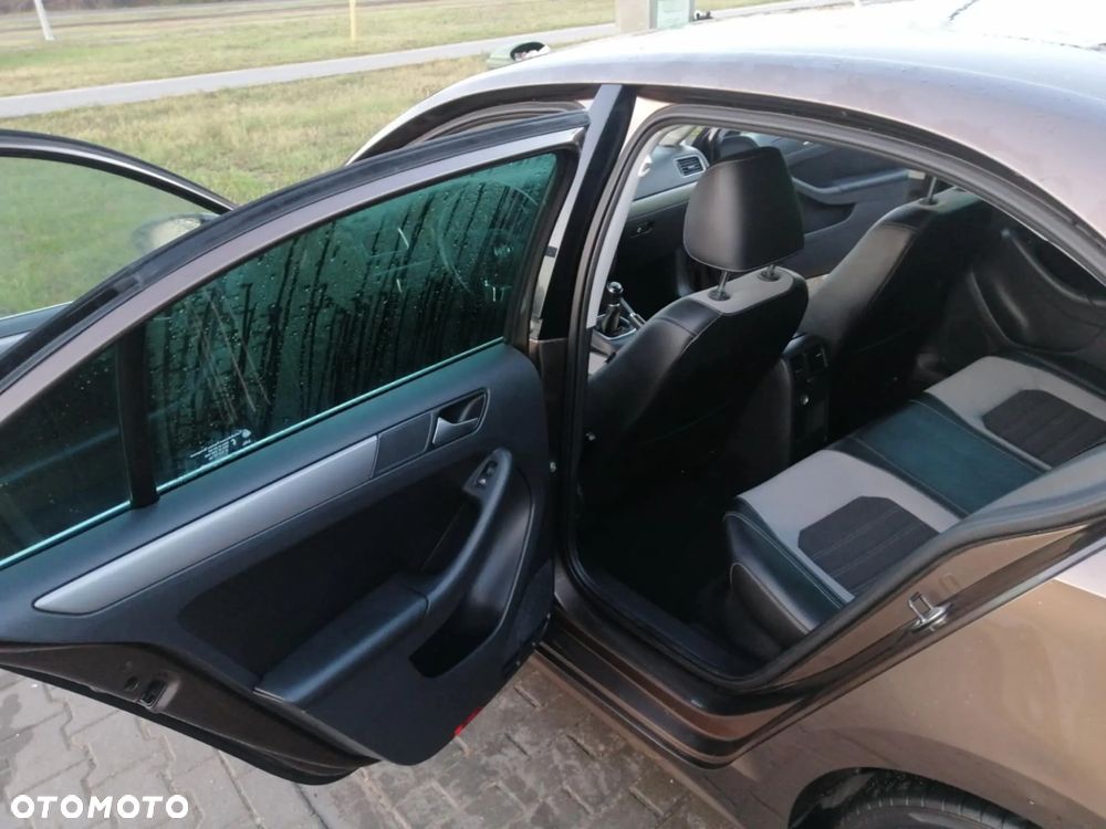 Volkswagen Jetta 1.4 TSI Highline - 11