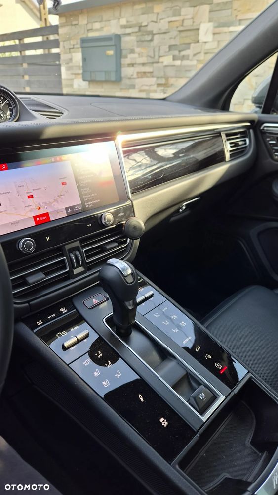 Porsche Macan T - 22