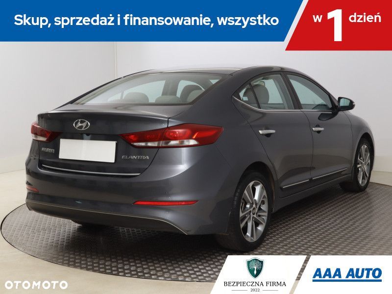 Hyundai Elantra - 7