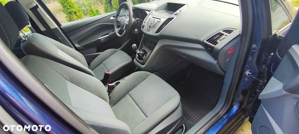 Ford Grand C-MAX - 29