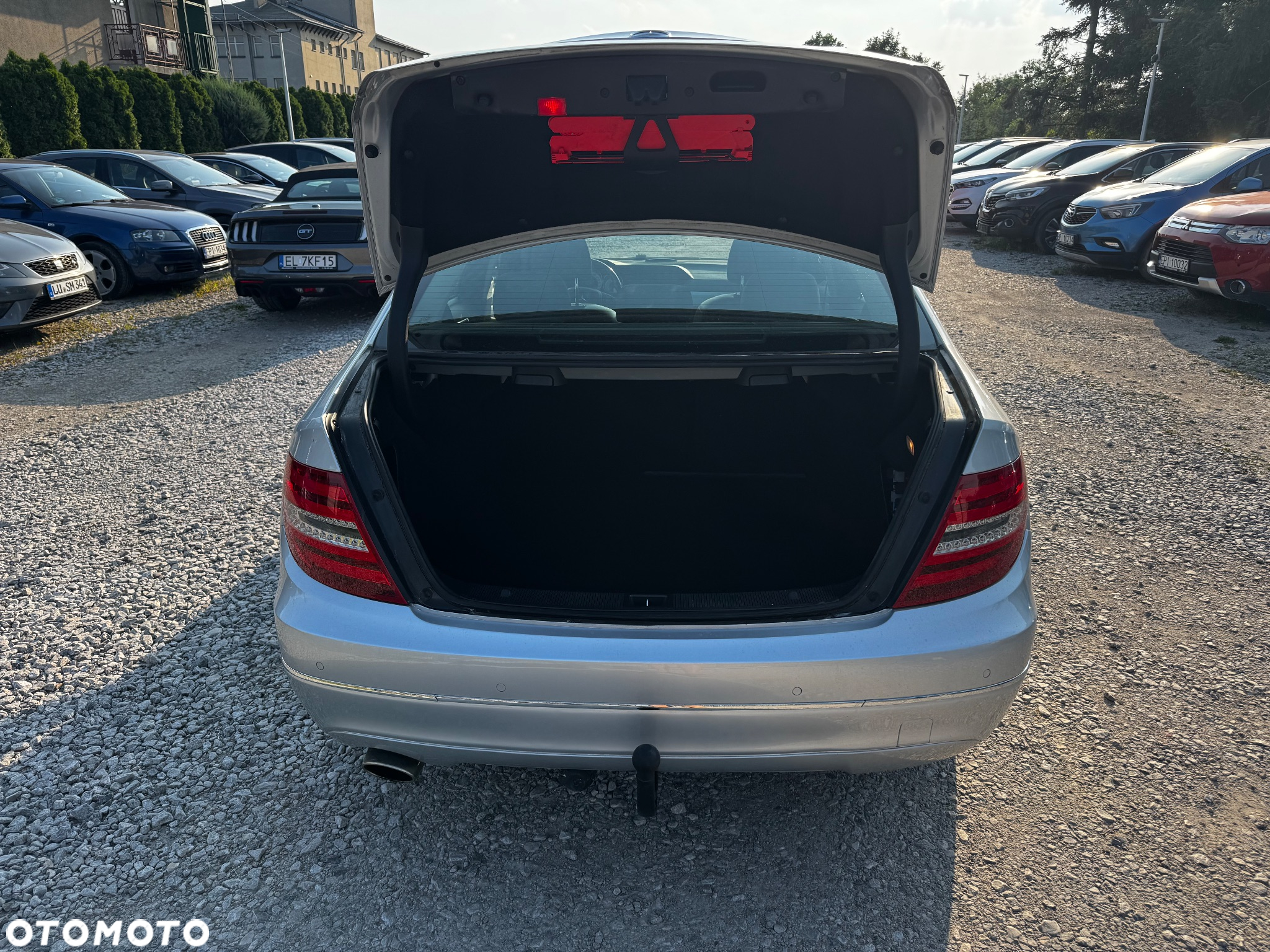 Mercedes-Benz Klasa C 200 CGI BlueEff Avantgarde - 33