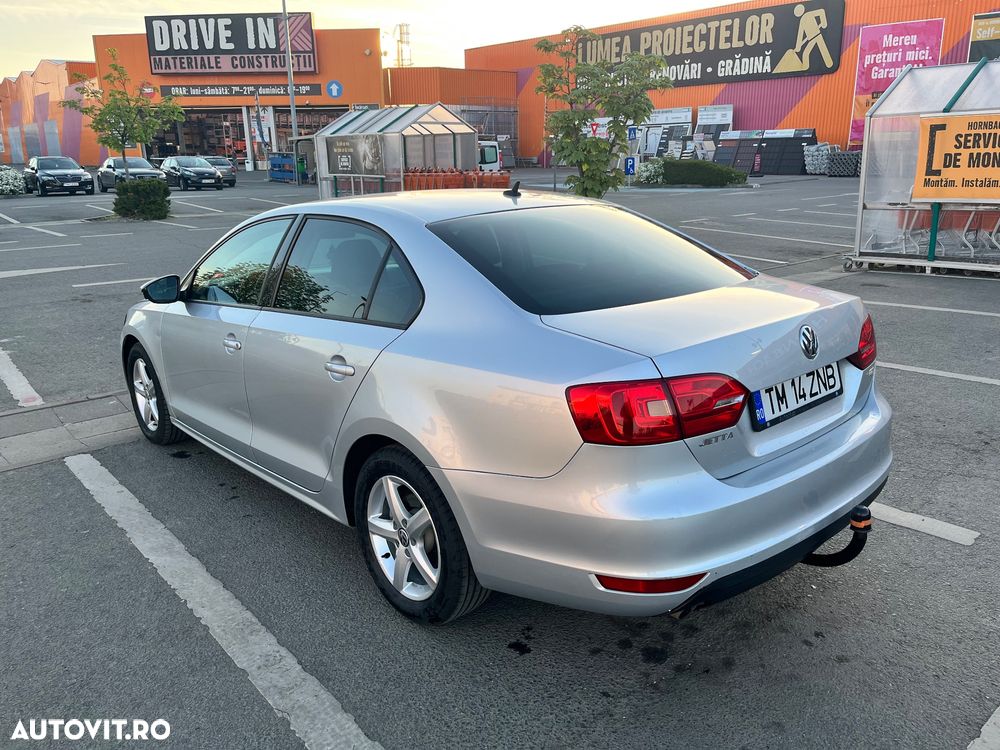 Volkswagen Jetta 1.6 TDI DPF Comfortline DSG - 4