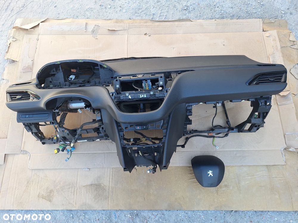 DESKA ROZDZIELCZA KONSOLA AIRBAG PODUSZKI PEUGEOT 208 2008 I - 1