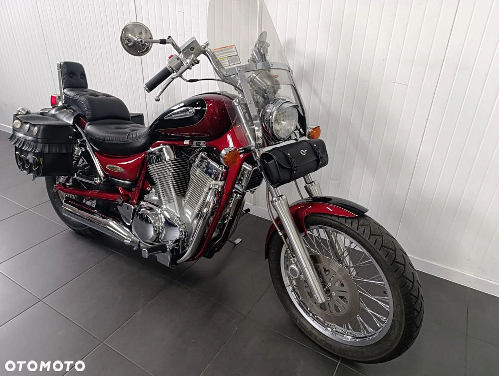 Suzuki Intruder - 15