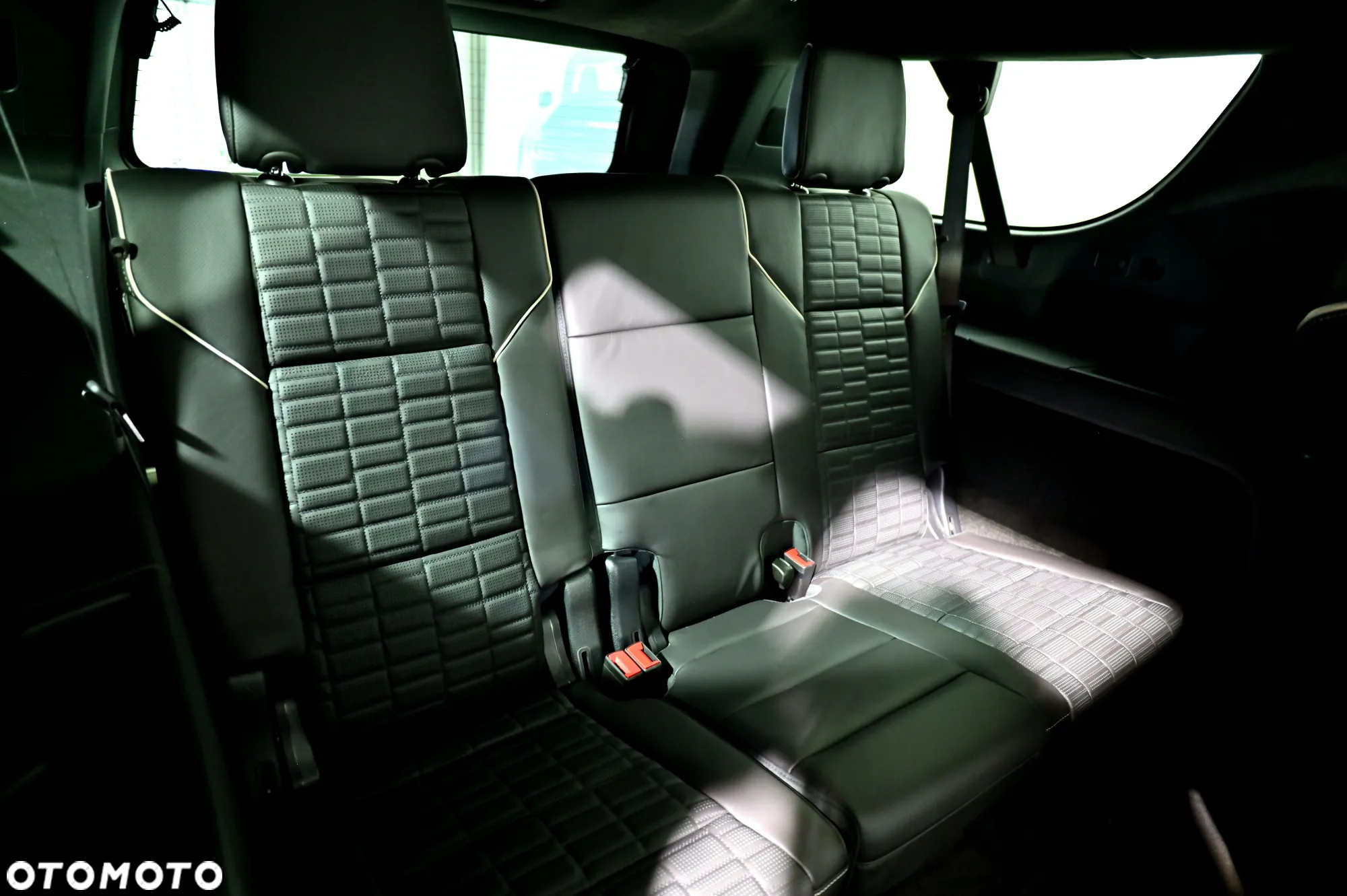 Cadillac Escalade - 18