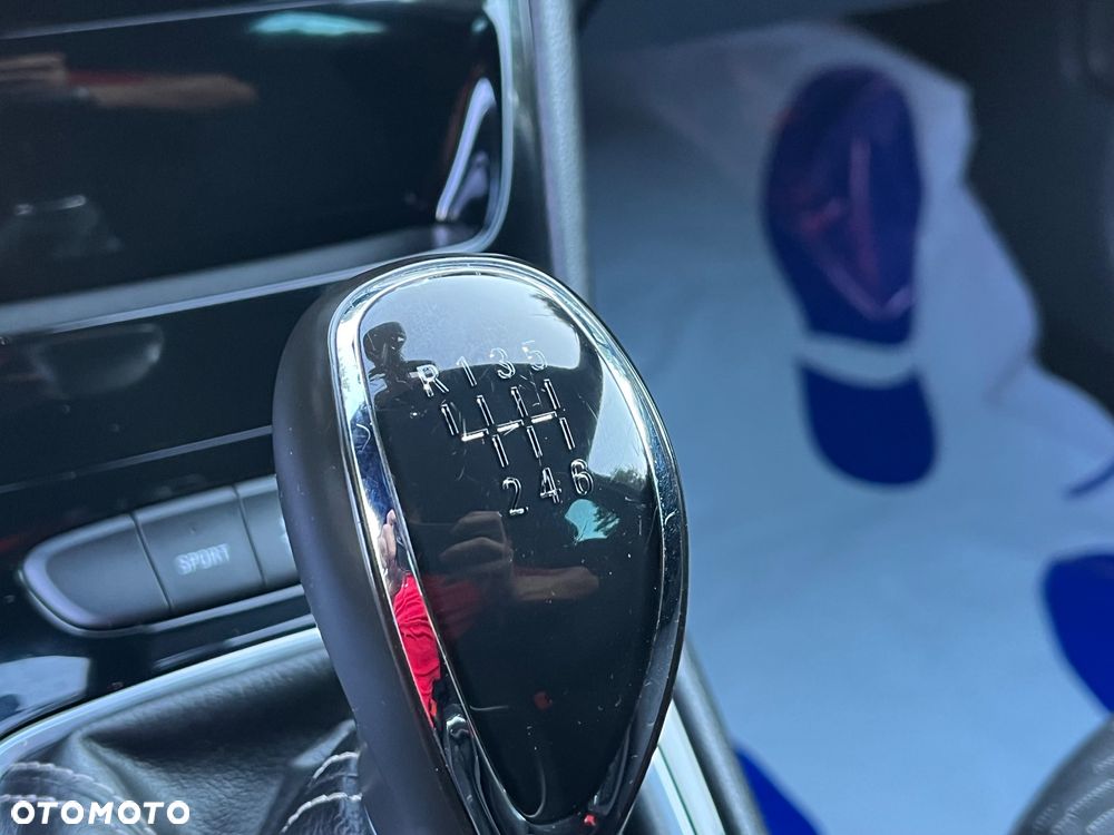 Opel Astra 1.4 Turbo Business - 20