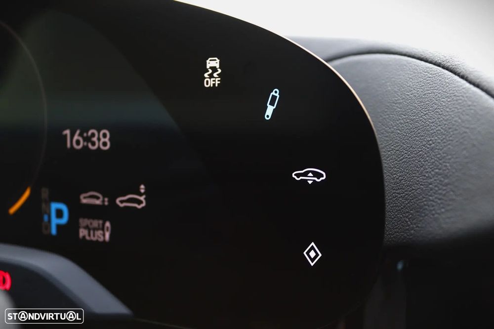 Porsche Taycan 4S - 27