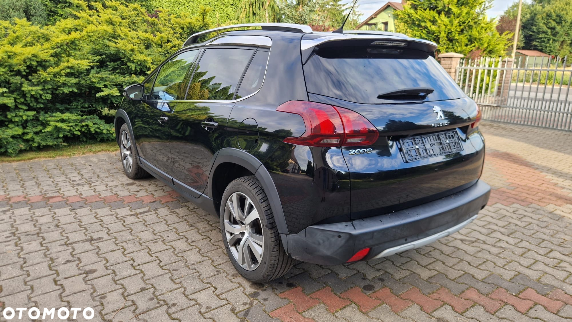 Peugeot 2008 1.2 Pure Tech GPF Allure S&S EAT6 - 9
