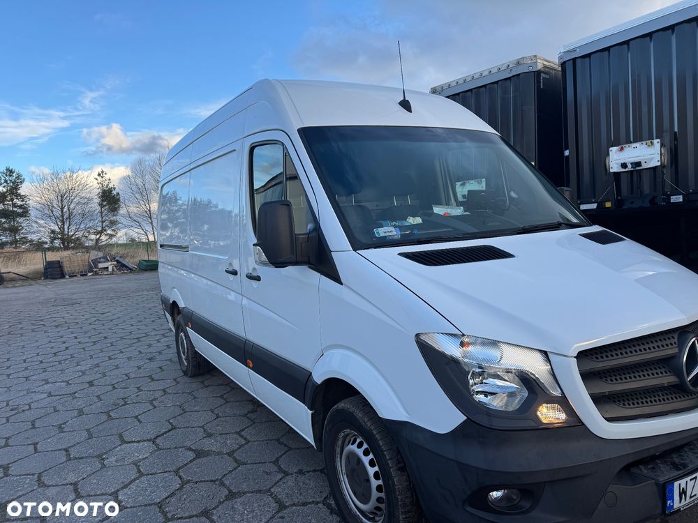 Mercedes-Benz Sprinter - 2