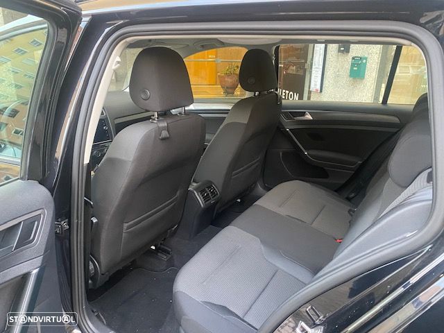 VW Golf Variant 1.6 TDi Highline - 17