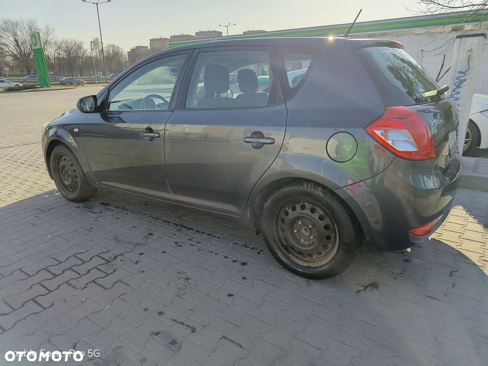 Kia Ceed 1.4 S - 11