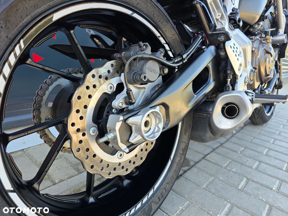 Yamaha MT - 20