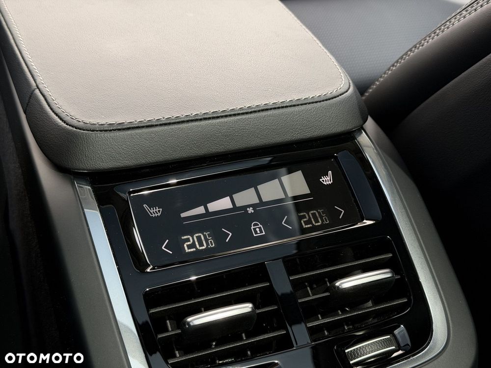 Volvo V90 Cross Country - 19