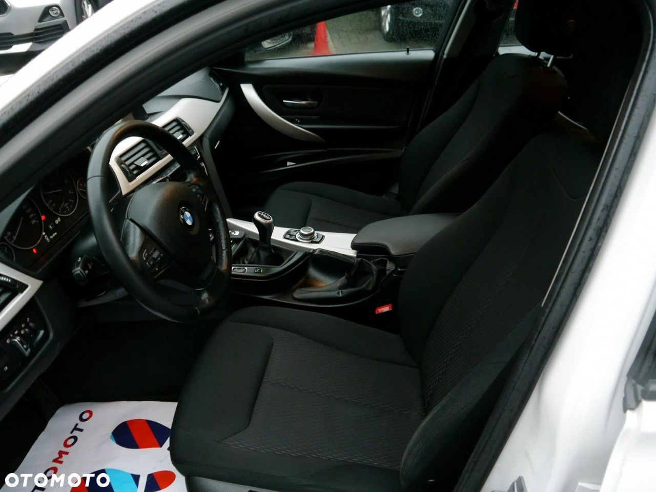 BMW Seria 3 318d Luxury Line - 23