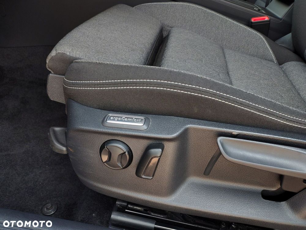 Volkswagen Passat - 20