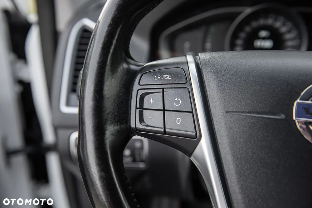 Volvo XC 60 D4 Geartronic Summum - 21