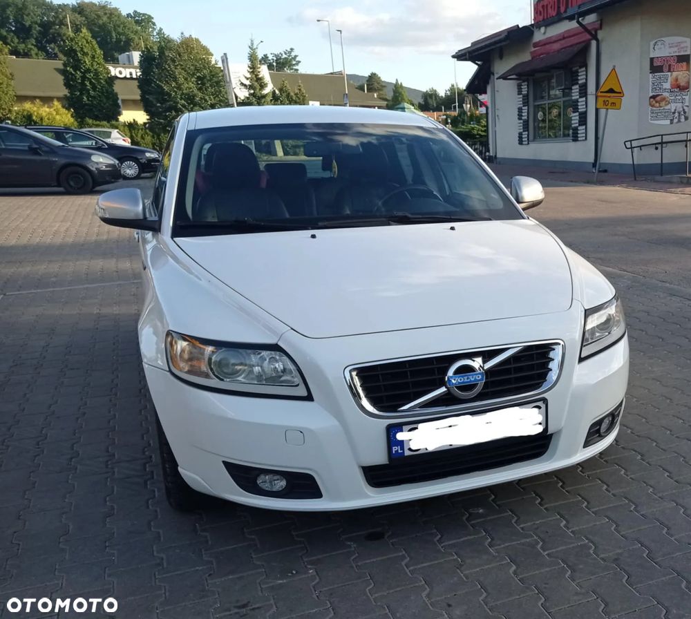 Volvo V50 D2 R-Design - 4