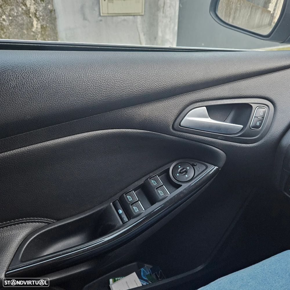 Ford Focus SW 1.0 EcoBoost S&S TITANIUM - 5