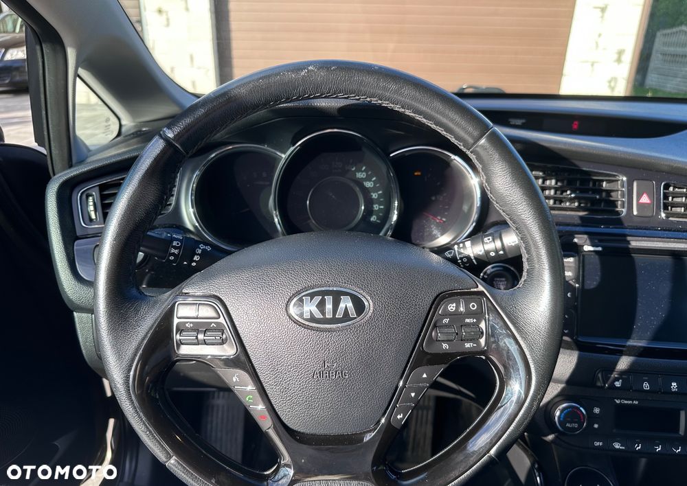Kia Ceed - 9