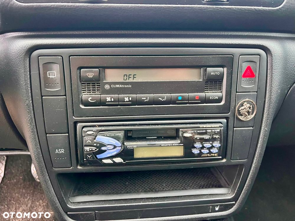 Volkswagen Passat - 20