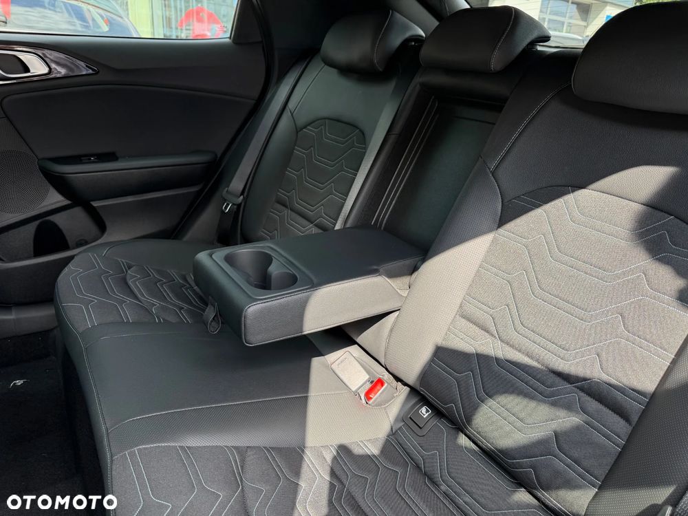 Kia XCeed 1.6 T-GDI Tribute DCT - 13