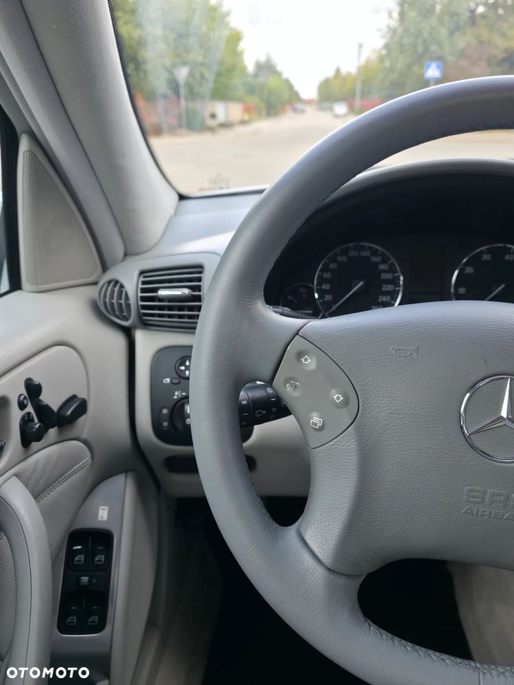 Mercedes-Benz Klasa C 350 7G-TRONIC Avantgarde - 25