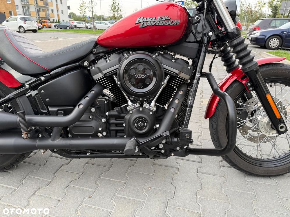 Harley-Davidson Softail Street Bob - 11