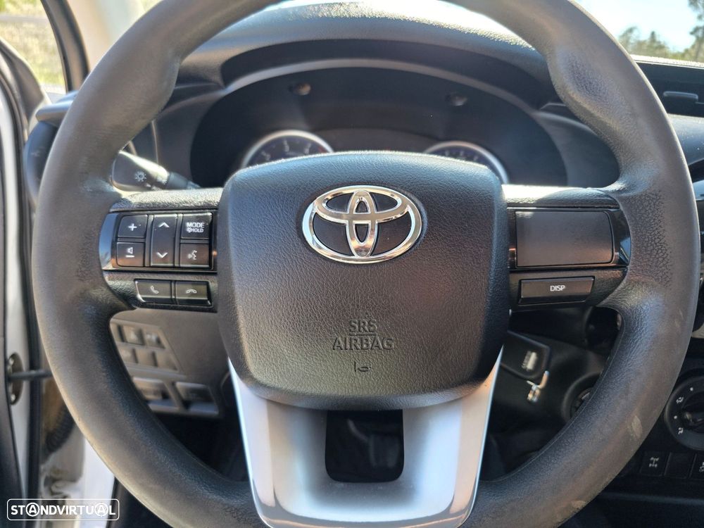 Toyota Hilux 2.4 D-4D 4WD CD CH - 19