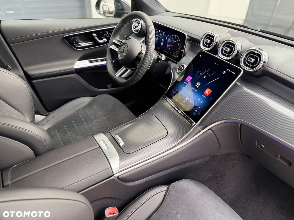 Mercedes-Benz GLC - 30