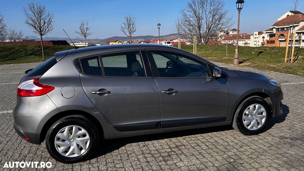 Renault Megane 1.6 16V Expression - 9