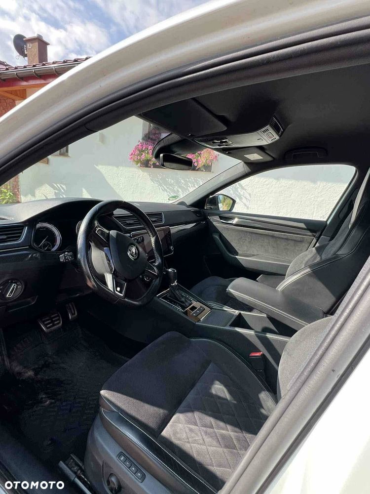 Skoda Superb 2.0 TDI Sportline DSG - 11