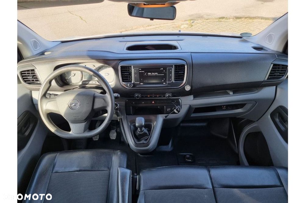 Opel Vivaro Camper - 17