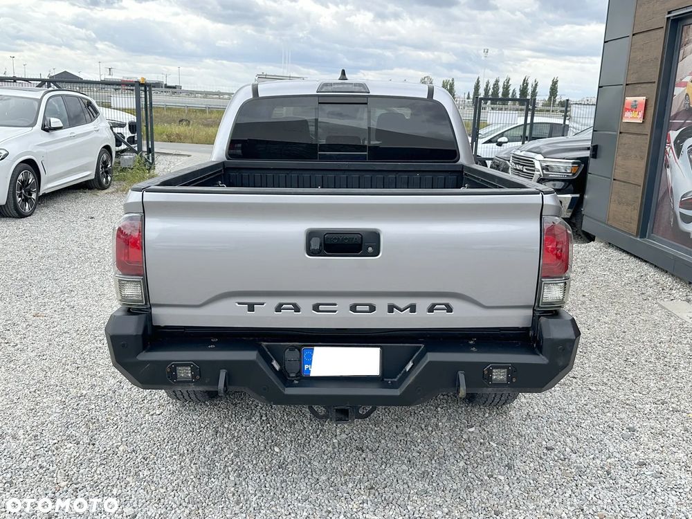 Toyota Tacoma - 14