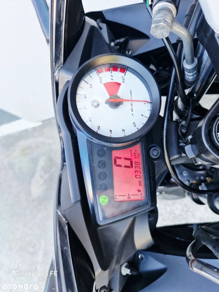 Yamaha YZF - 3