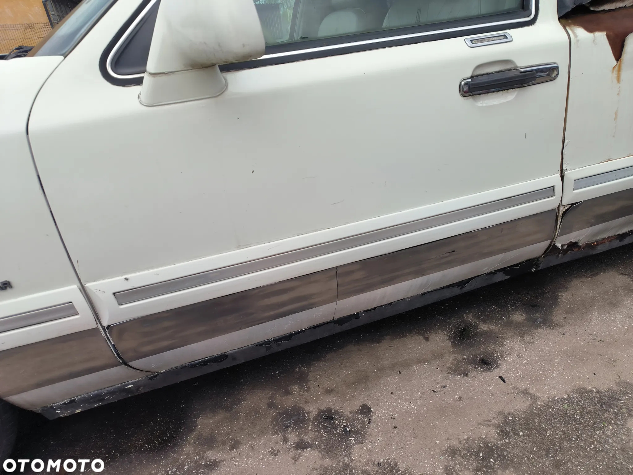 Części drzwi zderzak maska Lincoln Town Car II 89-97 4.8 V8 - 17