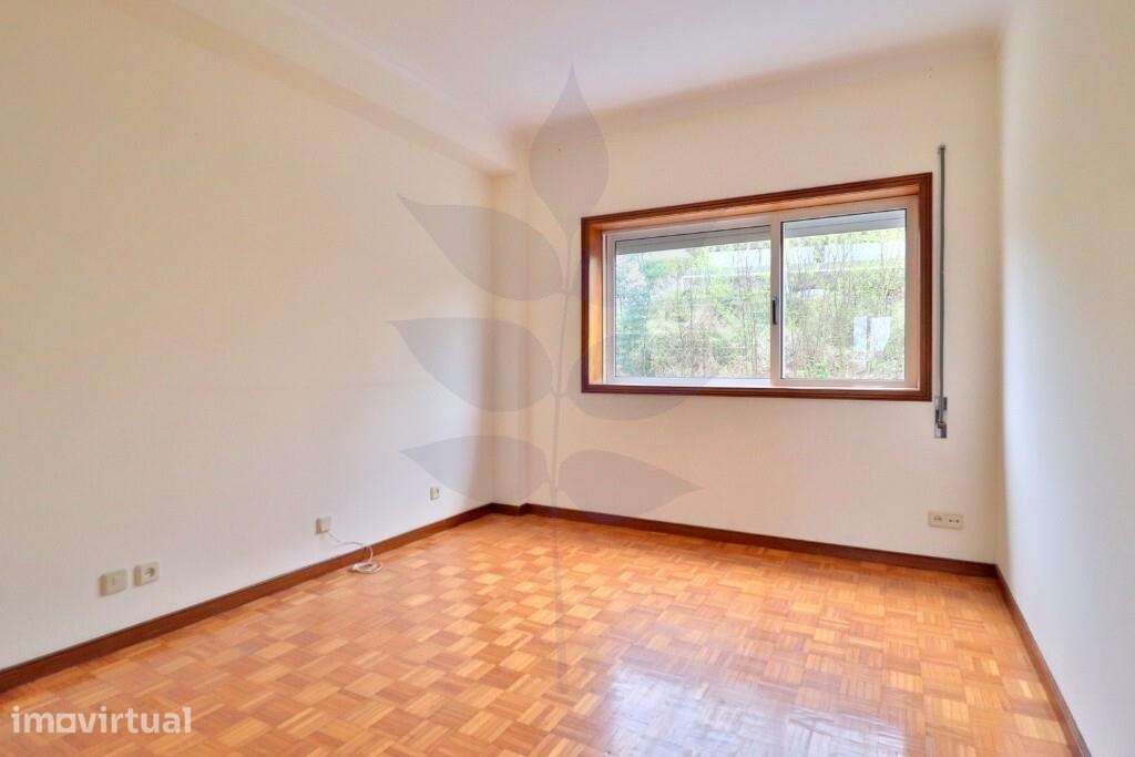 Vende-se Apartamento T3 - Zona das Camélias - Grande imagem: 4/27
