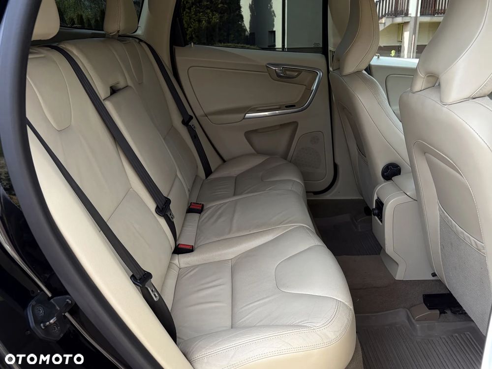 Volvo XC 60 D4 Summum - 8