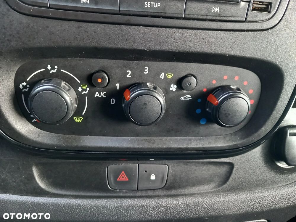Opel Vivaro - 25