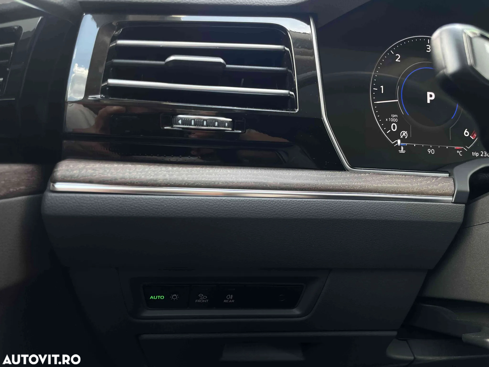 Volkswagen Touareg - 10