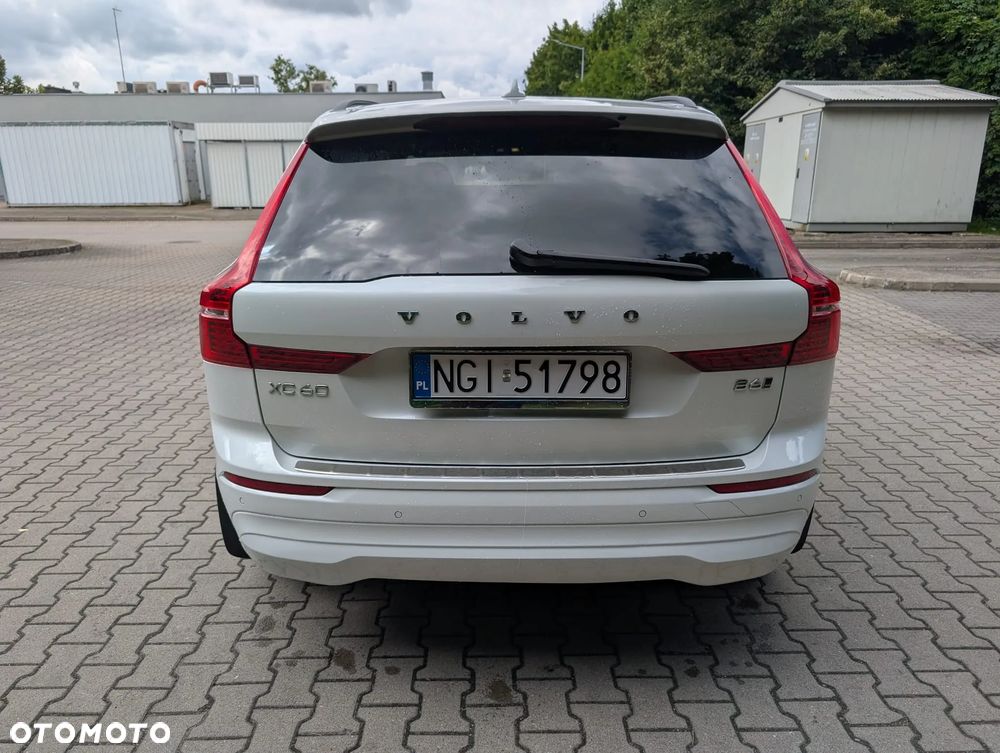 Volvo XC 60 B6 B AWD Momentum Pro - 4
