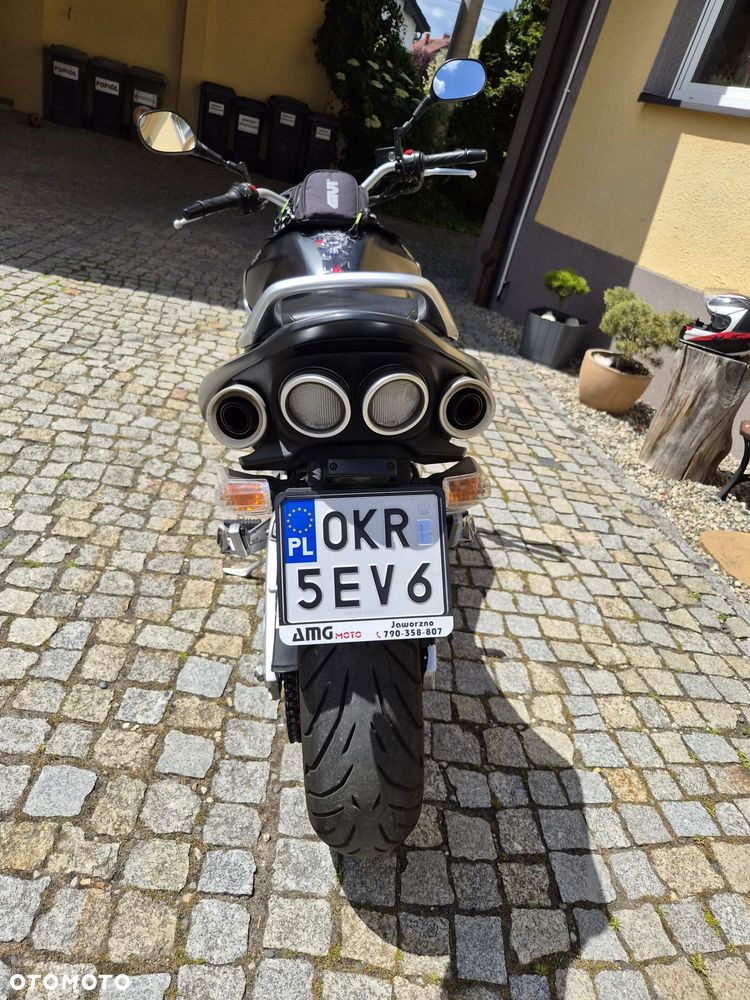 Suzuki GSR - 3