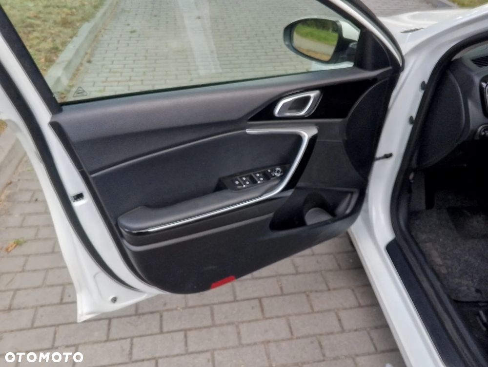 Kia Ceed 1.6 CRDi (48V Mild-Hybrid) DCT7 GT Line - 9