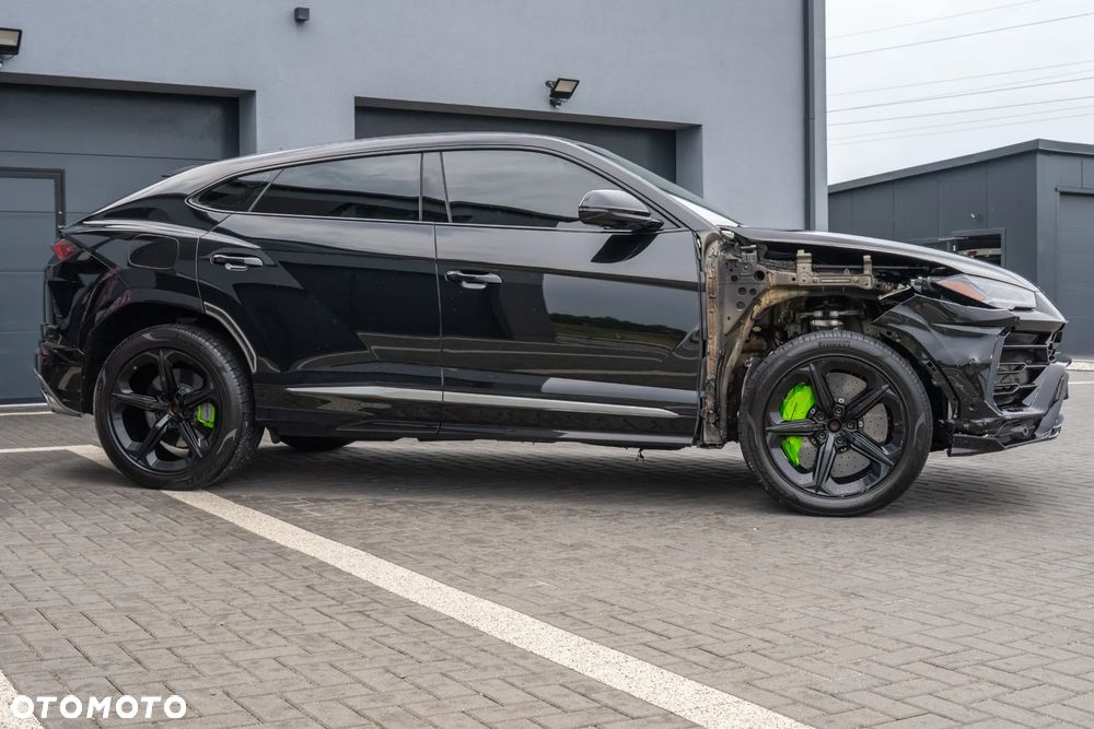 Lamborghini Urus Standard - 9